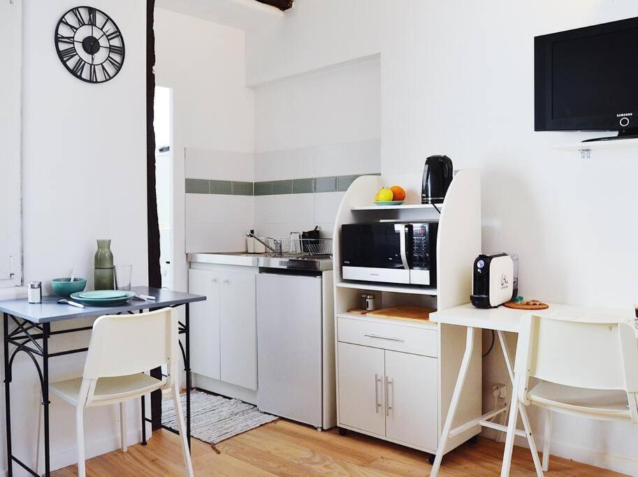 Superbe Studio Au Centre D'Orleans Apartment Exterior photo