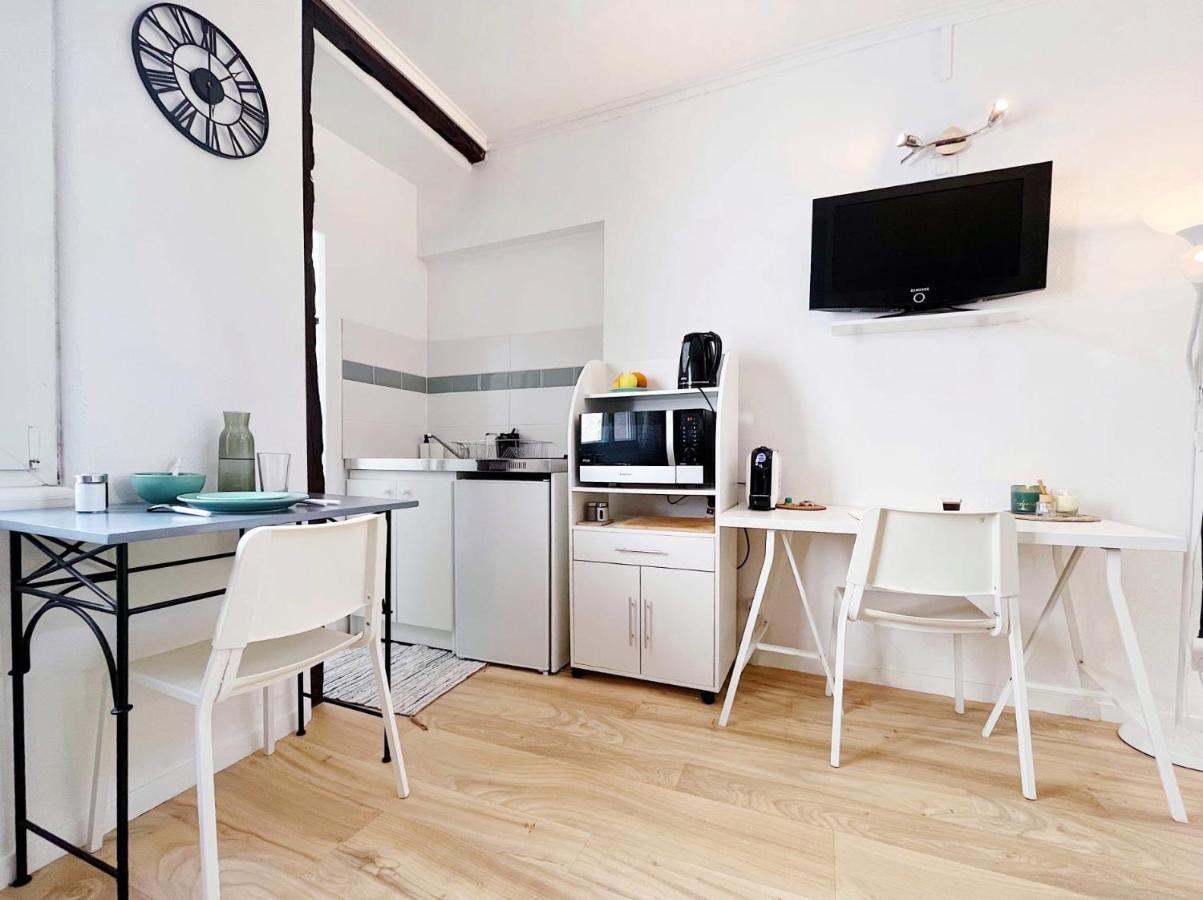 Superbe Studio Au Centre D'Orleans Apartment Exterior photo